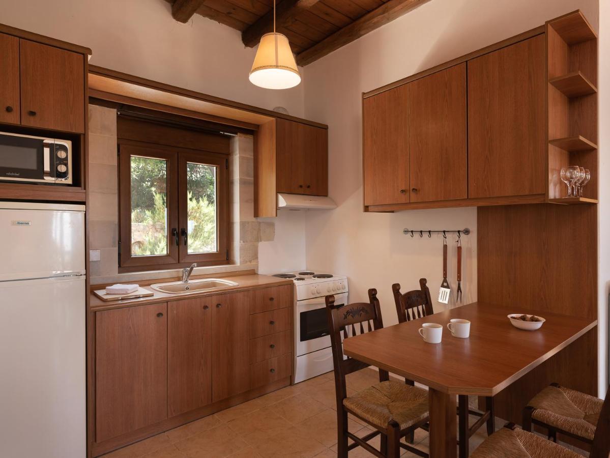 Koules Estate, With Private Pools & Bbq - Embracing Nature, By Thinkvilla Argouli Eksteriør billede