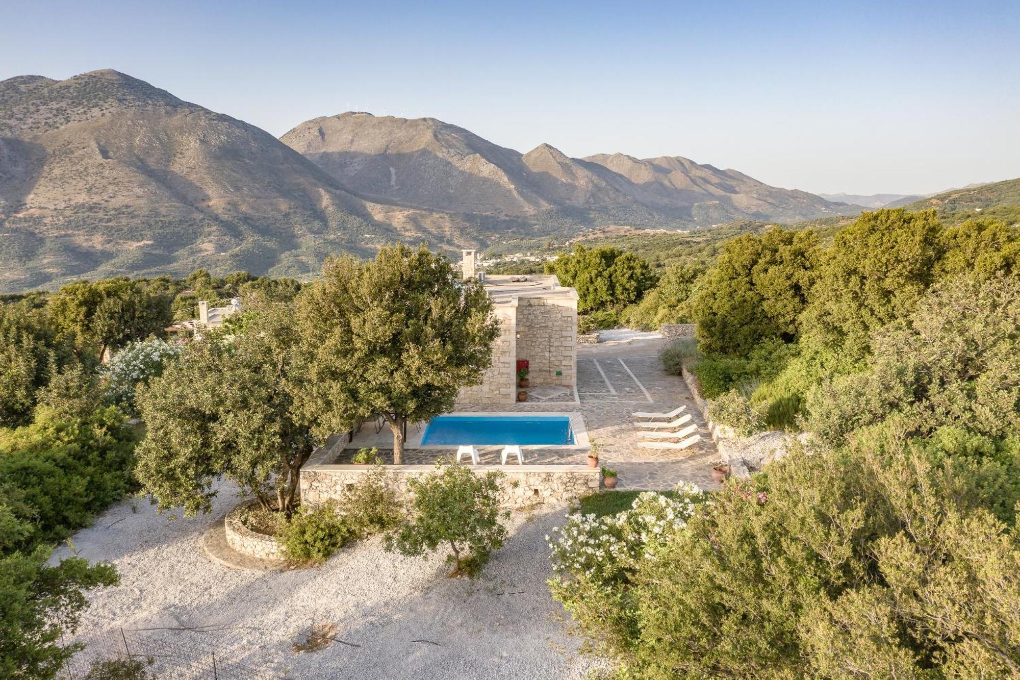 Koules Estate, With Private Pools & Bbq - Embracing Nature, By Thinkvilla Argouli Værelse billede